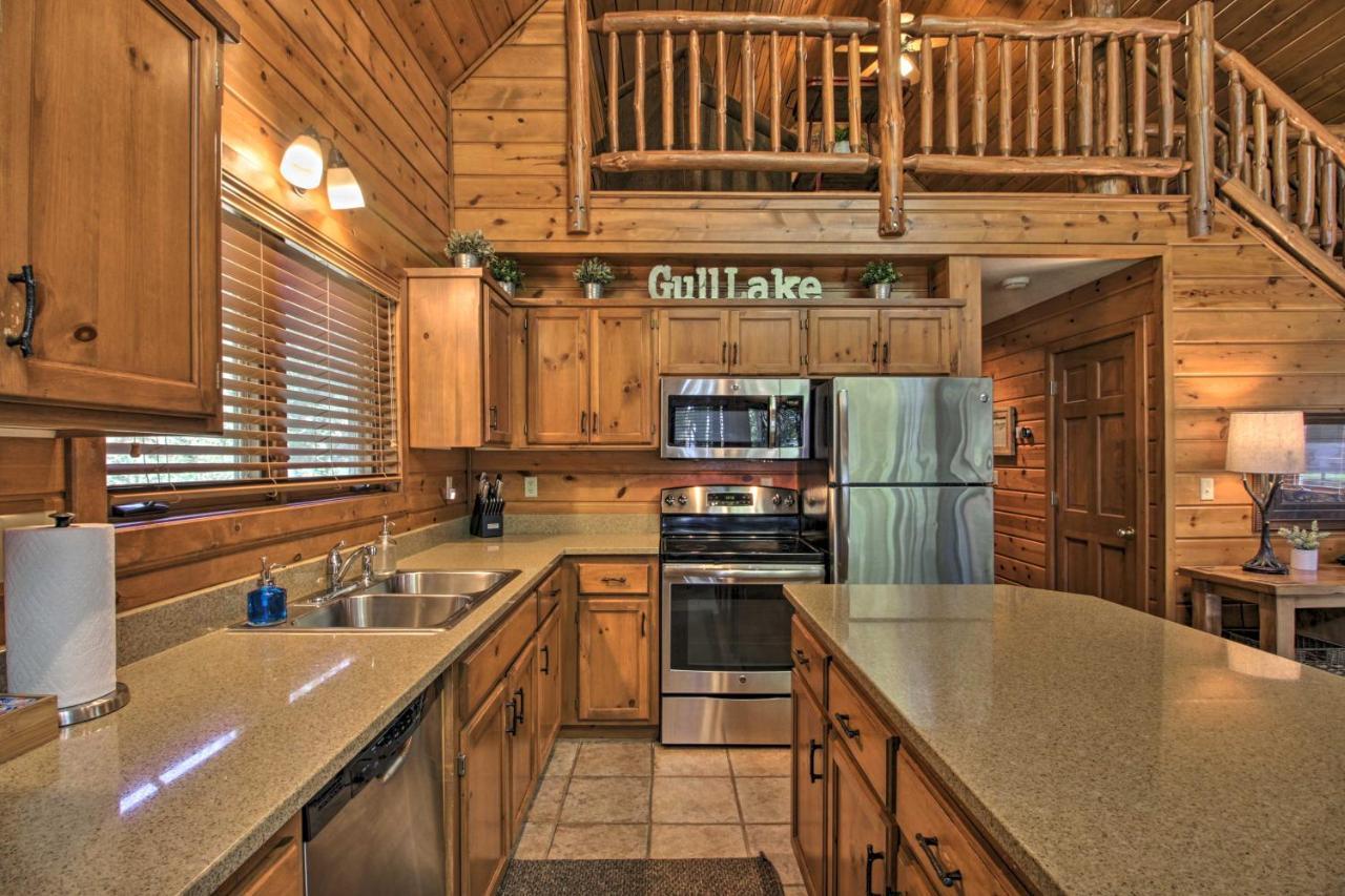 Alluring Nisswa Cabin On Gull Lake With Fireplace! Luaran gambar